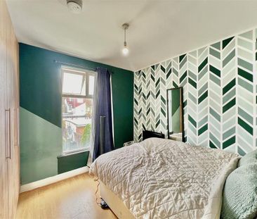 4 bedroom terraced house to rent - Photo 3