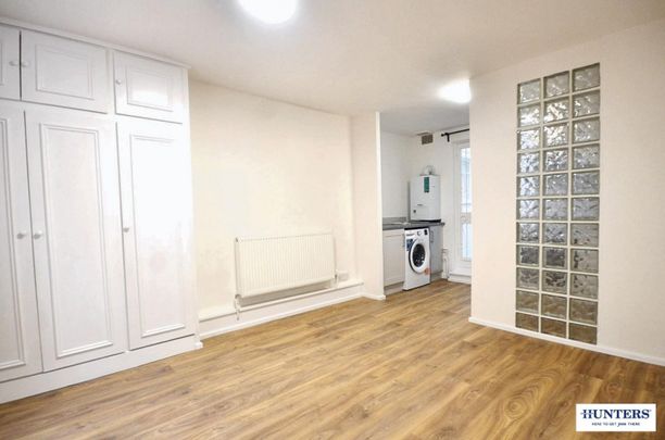 1 bedroom Flat To Let - Photo 1