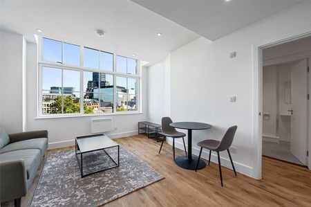 A recently refurbished one bedroom apartment in a convenient City location - Photo 3