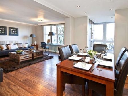 This three bedroom apartment is set on the fourth floor of a private gated development set in communal gardens. - Photo 3