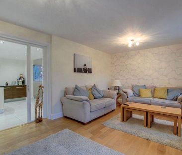 4 bedroom detached house to rent - Photo 2