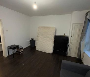 Studio Flat, Aylesford House, SE1 - Photo 2