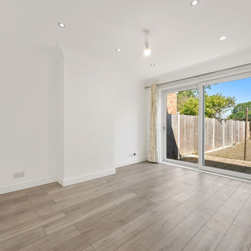 3 bedroom mid terraced house to rent, - Photo 1