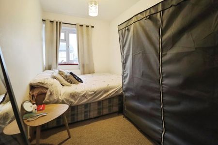 3 bedroom terraced house to rent - Photo 2