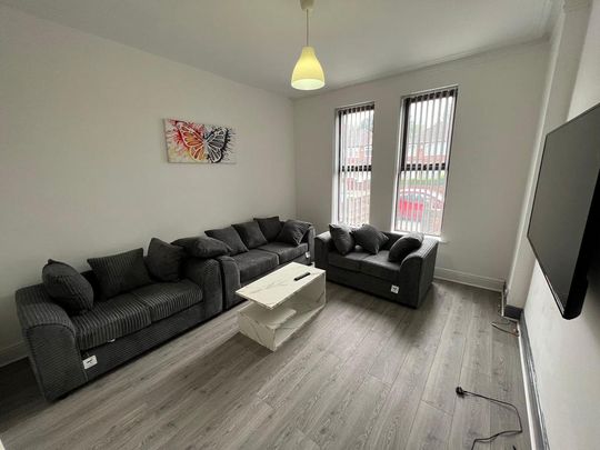 4 bedroom terraced house to rent - Photo 1