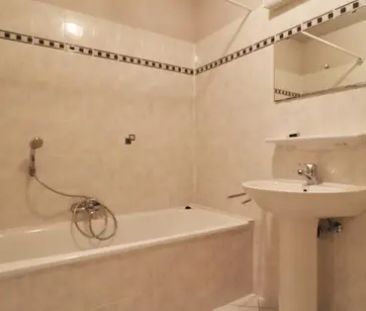 Degelijk, instapklaar2-slaapkamerappartement te Helkijn. - Photo 5