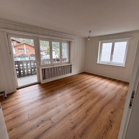 Ihr zweites Zuhause in den Bündner Bergen – neu renovierte 5.5-Zimmer-Wohnung in Sedrun - Photo 1