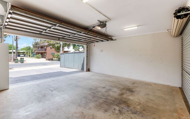 Beautiful 4-Bedroom Family Home for Rent! - Photo 1