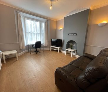 1 Bed Flat, Portland Road, B16 - Photo 3