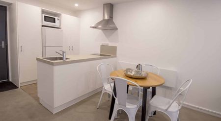 2 bedroom apartment - Photo 4