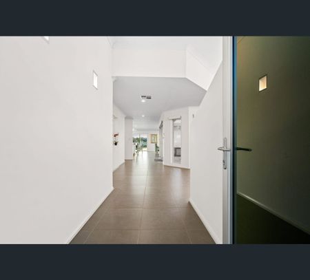 23 Beeston Way, West Lakes, SA 5021 - Photo 3