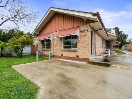 2/746 Macauley Street, Albury NSW 2640 - Apartment For Rent | Domain - Photo 5