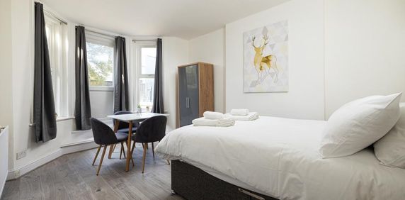 1 bedroom flat to rent - Photo 2