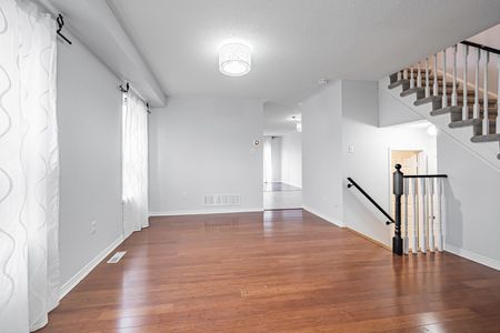 For Lease - 7160 Waldorf Way, Mississauga, Ontario - Photo 2