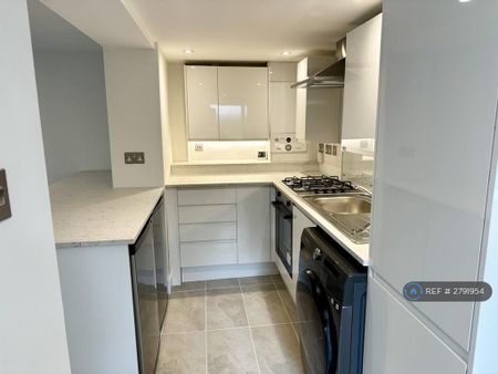 2 bedroom flat to rent - Photo 5