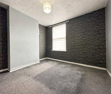 2 bedroom end of terrace house to rent - Photo 4