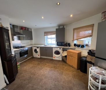 2 Bedroom Flat - Photo 4