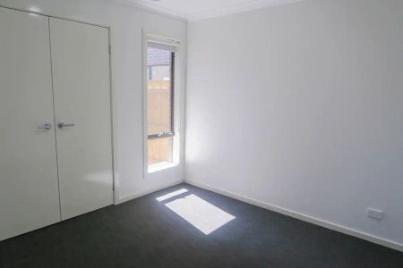 23 Award Crescent, Truganina VIC 3029 - Photo 2