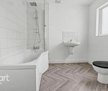 1 bedroom in a house share to rent - Photo 5