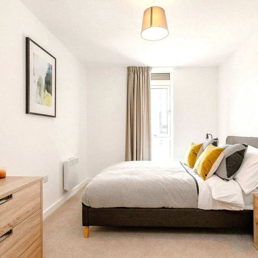 AVAILABLE NOV 17TH | PRIME LOCATION | ONE BEDROOM APARTMENT AT ALLEGRO LIVING | 24-HOUR CONCIERGE | RESIDENTS GYM - Photo 1