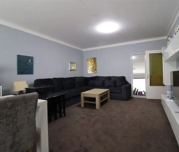 Ruim 3-slaapkamerappartement met terras - Photo 1