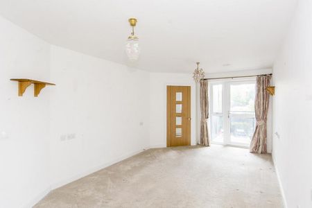 1 bedroom retirement property to rent - Photo 2