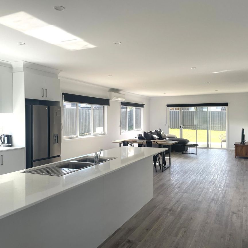 Modern & Comfortable 3-Bedroom Home - Photo 1