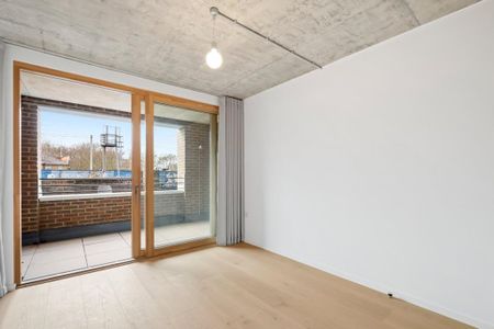 3 bedroom flat to rent - Photo 2