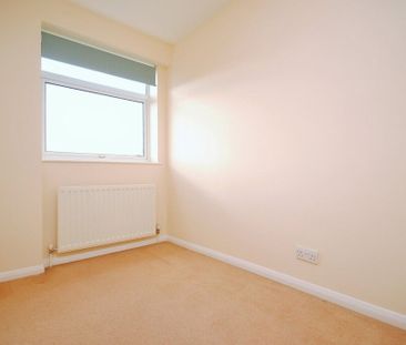 3 Bedroom Mid Terraced House To Rent - Photo 5