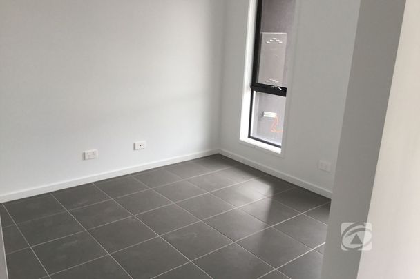 COMFORTABLE LIVING IN A PRIME WALKABLE LOCATION - Photo 1