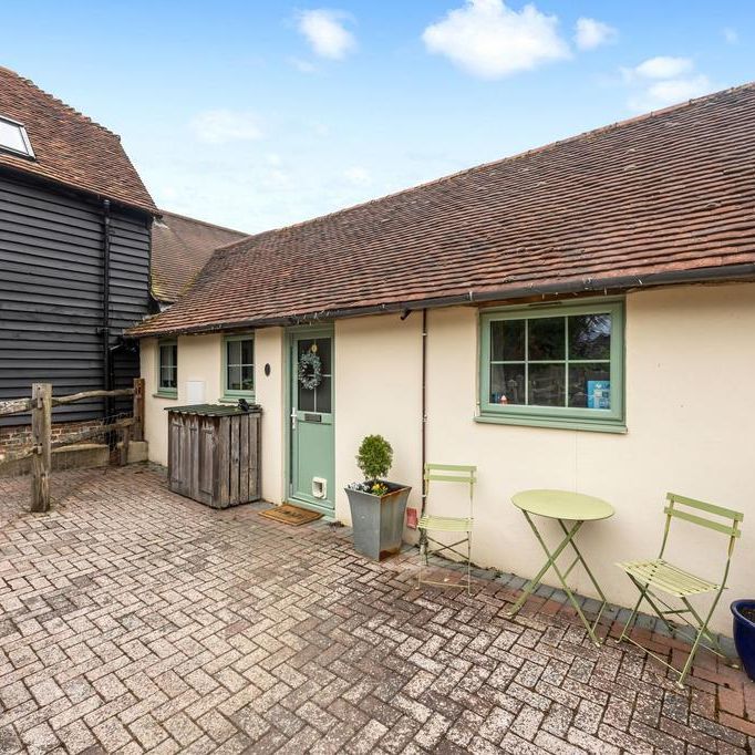 3 bedroom cottage to rent - Photo 1