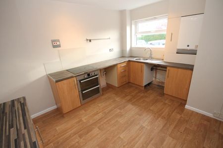 3 bedroom terraced house to rent - Photo 3