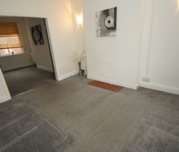 2 bedroom end of terrace house to rent - Photo 6