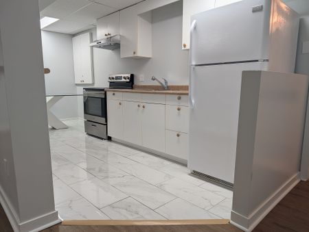 For Lease - 31 Buchanan Street, Barrie, Ontario - Photo 3