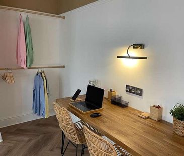 Stylish Bedroom Bath Apartment, LN1 - Photo 1