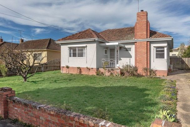 3 BEDROOM HOME IN BALLARAT NORTH - Photo 1