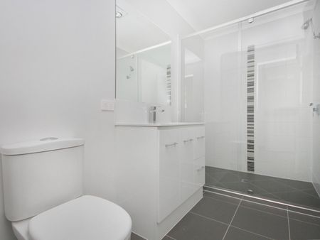 Beautiful Position with a Lovely 1 Bedroom Unit! - Photo 5