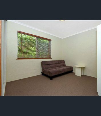 Neat & Presentable 3-Bedroom Unit in Leafy East Toowoomba - Photo 1