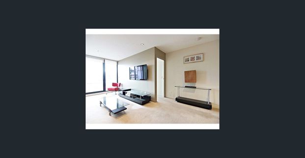 Stylish Fully Furnished Two-Bedroom Apartment with Stunning Harbour Views - Photo 1