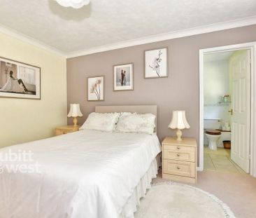 3 bedroom detached bungalow to rent - Photo 4