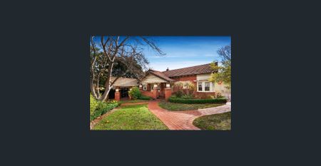 Executive Family Living - Photo 2