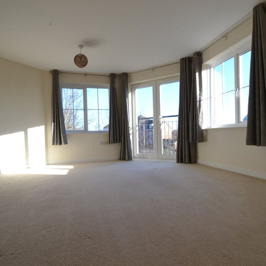 2 Bed Flat, Waggon Road, LS10 - Photo 1