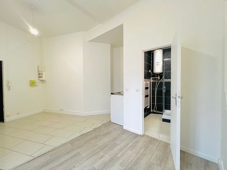 Location Appartement 1 pièce 21m² - Photo 3