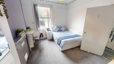 6 bedroom terraced house to rent - Photo 4