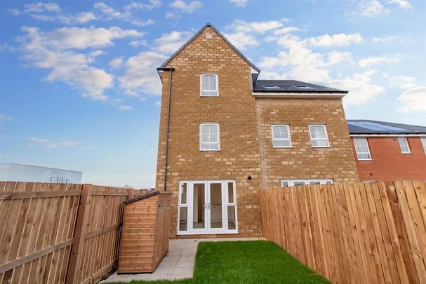 3 bedroom townhouse to rent - Photo 1