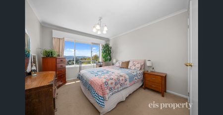 Family Home With Incredible Views - Photo 5