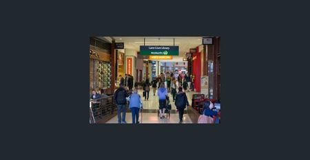 Superb, modern and sunny 2 Bedroom Apartment - Photo 3