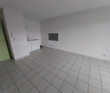 Location Appartement 2 pièces 38m² LE CREUSOT 71200 - Photo 2