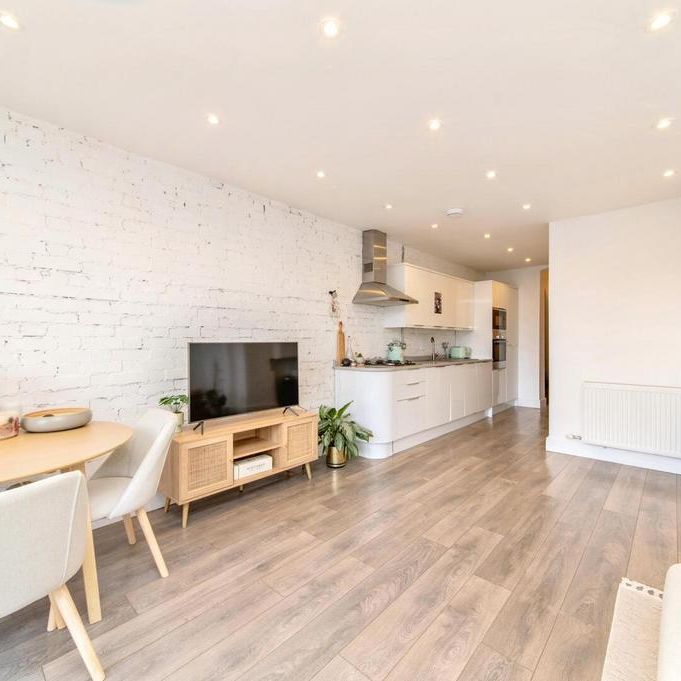 2 bedroom apartment to rent - Photo 1