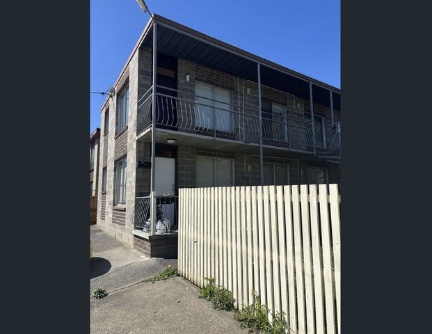 Neat and Tidy 1 Bedroom - Photo 1